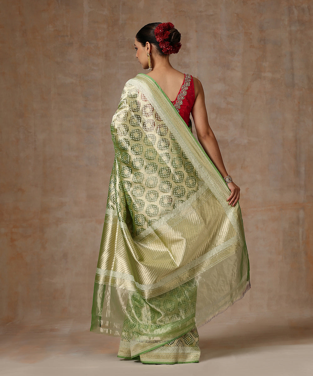 Green_Handloom_Pure_Katan_Silk_Banarasi_Saree_With_Kadhwa_Booti_WeaverStory_03