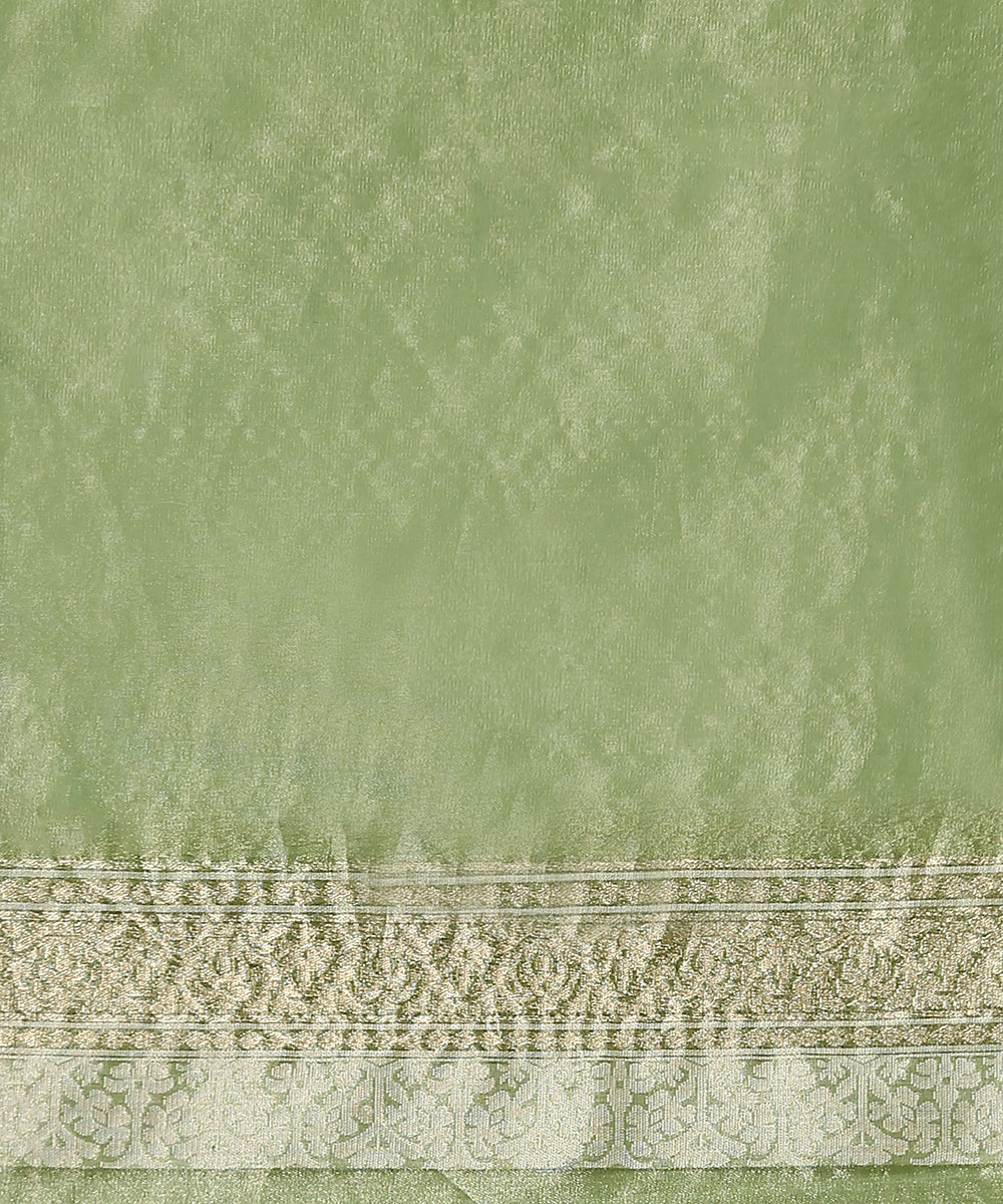 Green_Handloom_Pure_Katan_Silk_Banarasi_Saree_With_Kadhwa_Booti_WeaverStory_05