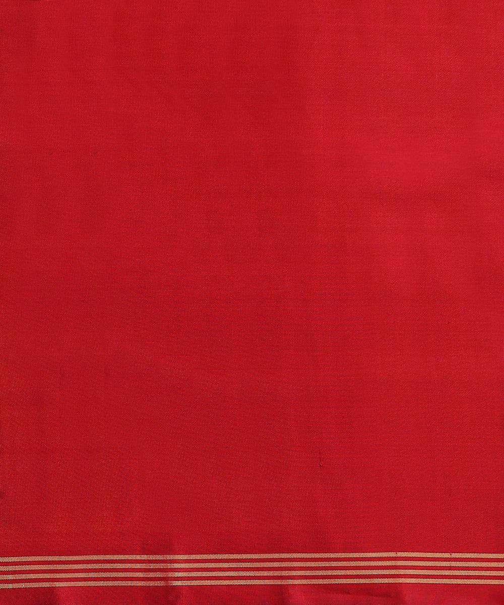 Handloom_Red_Pure_Mulberry_Silk_Patola_Saree_With_Single_Ikat_Weave_WeaverStory_05
