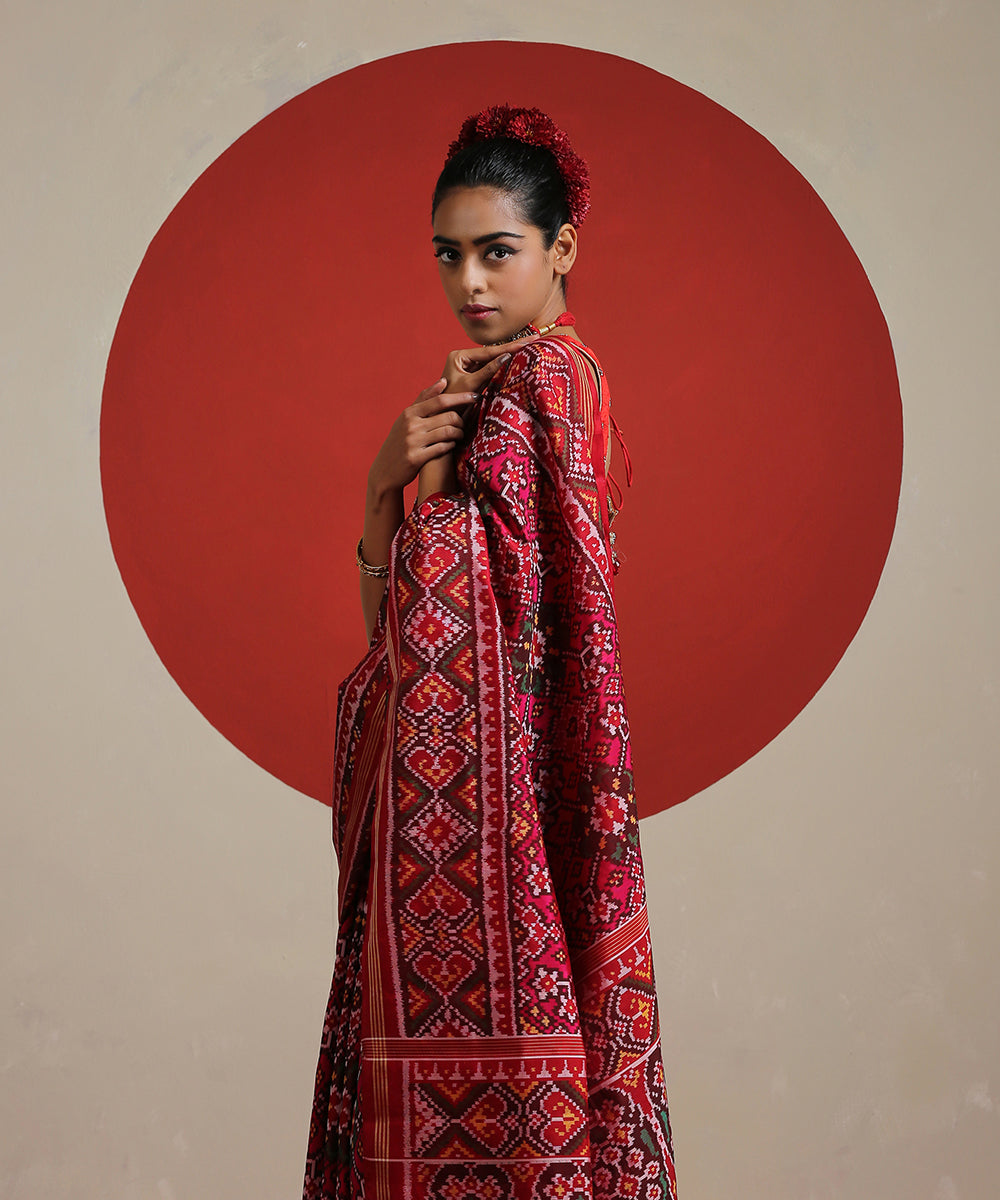 Handloom_Magenta_Mulberry_Silk_Patola_Saree_With_Single_Ikat_Weave_WeaverStory_01