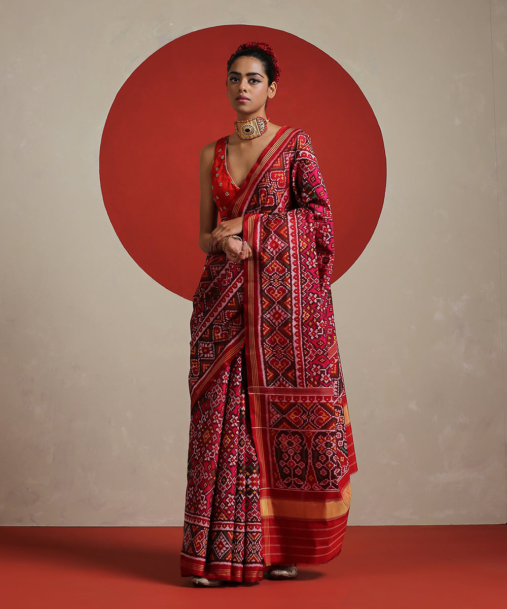 Handloom_Magenta_Mulberry_Silk_Patola_Saree_With_Single_Ikat_Weave_WeaverStory_02