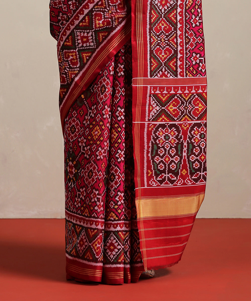 Handloom_Magenta_Mulberry_Silk_Patola_Saree_With_Single_Ikat_Weave_WeaverStory_04