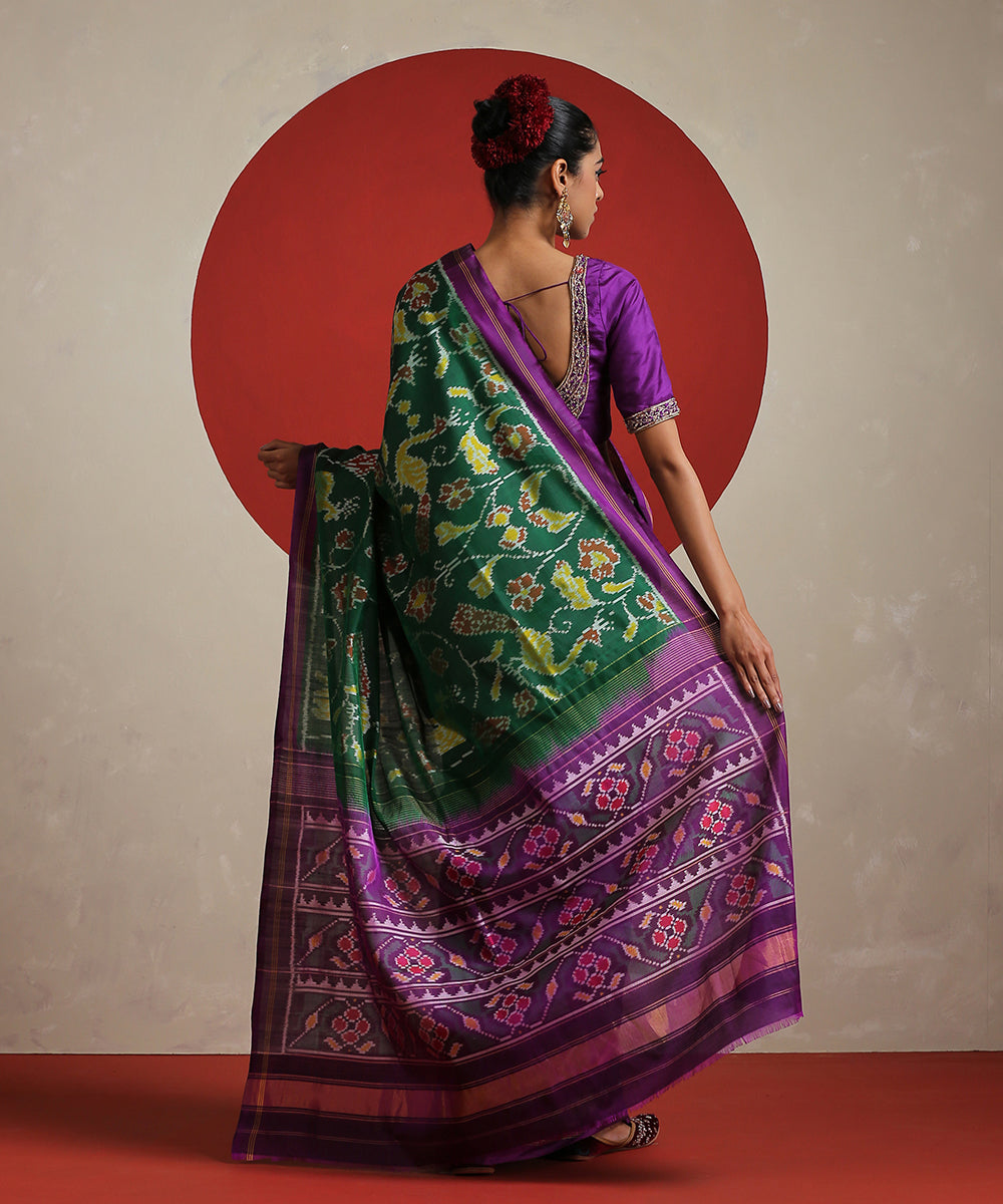 Handloom_Voilet_and_Green_Raw_Silk_Semi_Single_Ikat_Patola_Saree_WeaverStory_03