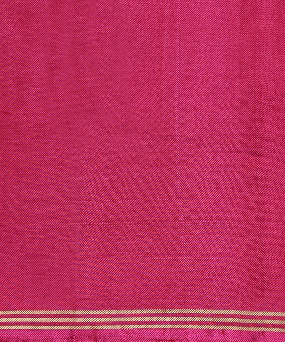 Handloom_Red_Pure_Mulberry_Silk_Twill_Weave_Ikat_Patola_Saree_WeaverStory_05