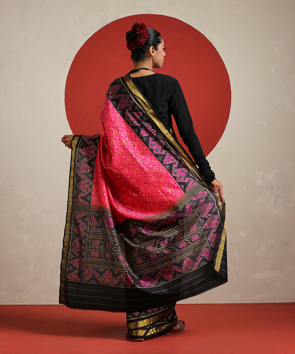 Handloom_Pink_Pure_Mulberry_Silk_Single_Ikat_Patola_Saree_With_Black_Border_WeaverStory_03