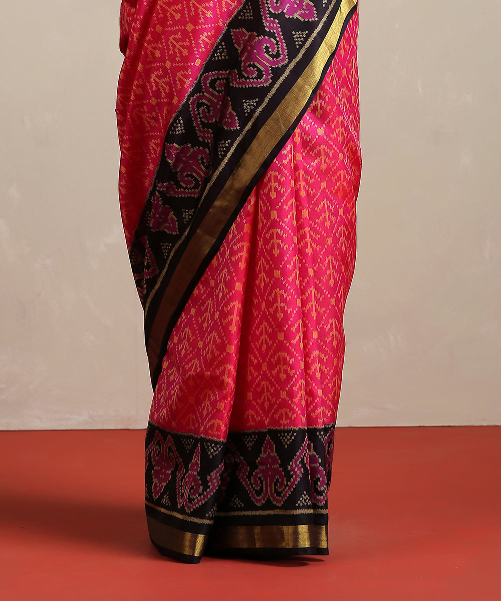 Handloom_Pink_Pure_Mulberry_Silk_Single_Ikat_Patola_Saree_With_Black_Border_WeaverStory_04