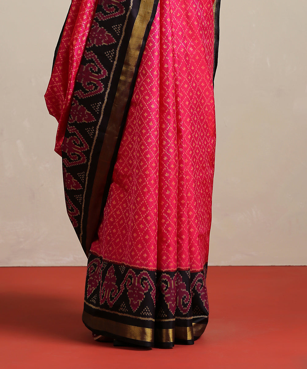 Magenta_Handloom_Pure_Mulberry_Silk_Single_Ikat_Patola_Saree_WeaverStory_04