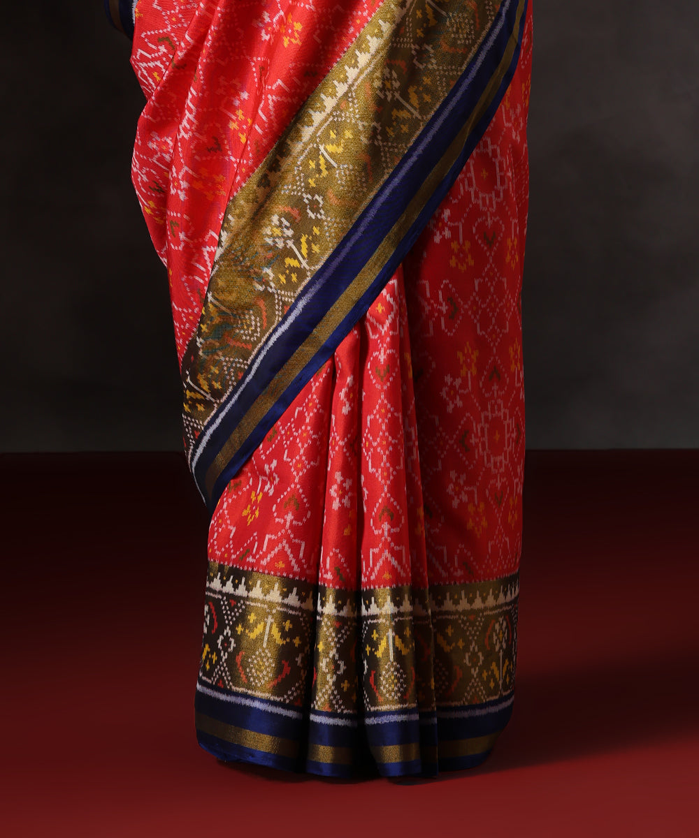 Handloom_Navy_Blue_And_Red_Pure_Mulberry_Silk_Single_Ikat_Patola_Saree_With_Tissue_Border_WeaverStory_04