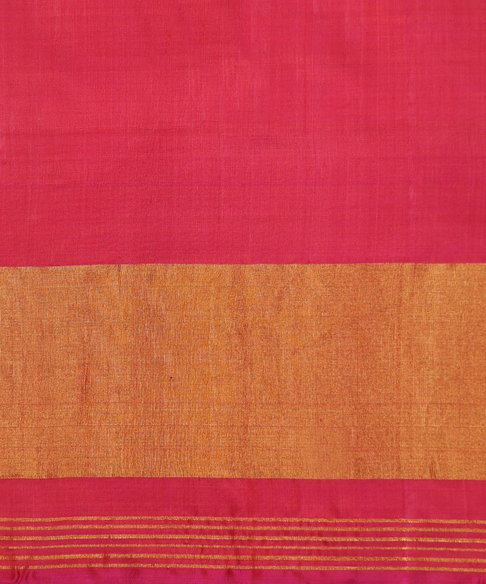 Magenta_Violet_Double_Shade_Handloom_Pure_Mulberry_Silk_Single_Ikat_Patola_Saree_With_Tissue_Border_WeaverStory_05