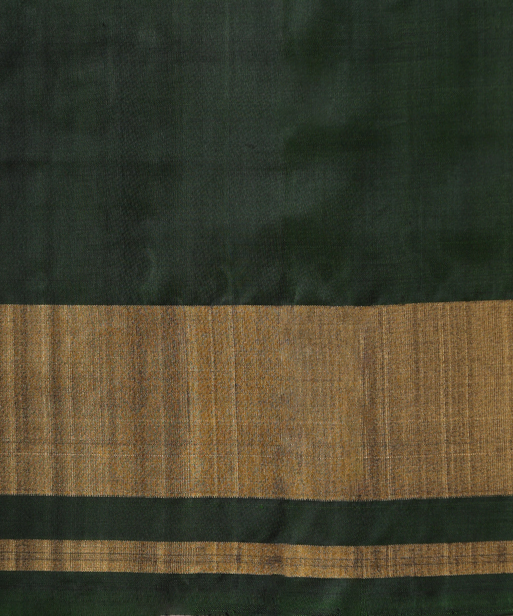 Handloom_Mustard_Pure_Mulberry_Silk_Single_Ikat_Patola_Saree_With_Green_Tissue_Border_WeaverStory_05