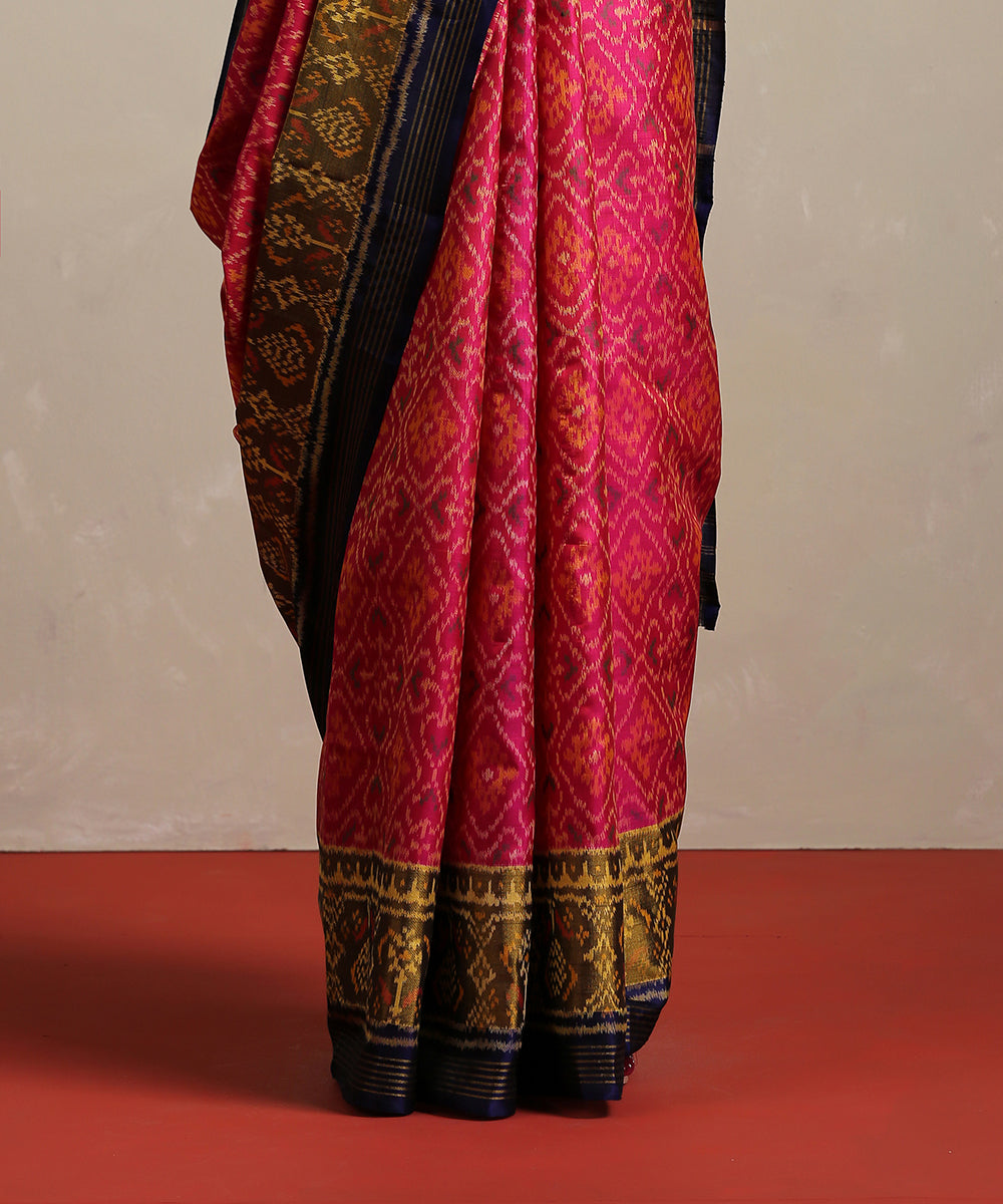 Magenta_Handloom_Pure_Mulberry_Silk_Ikat_Patola_Saree_With_Navy_Blue_Tissue_Border_WeaverStory_04
