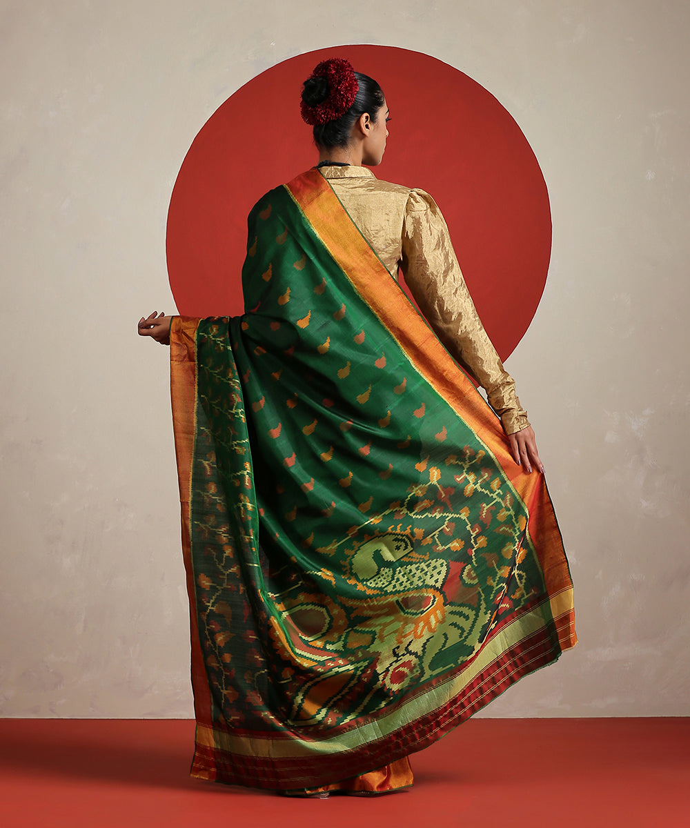 Handloom_Dark_Green_Pure_Mulberry_Silk_Single_Ikat_Patola_With_Tissue_Border_Saree_WeaverStory_05