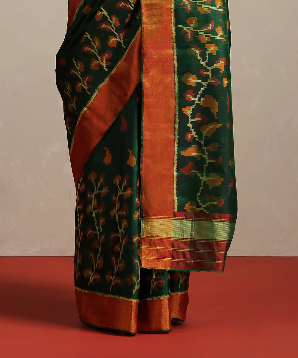 Handloom_Dark_Green_Pure_Mulberry_Silk_Single_Ikat_Patola_With_Tissue_Border_Saree_WeaverStory_04