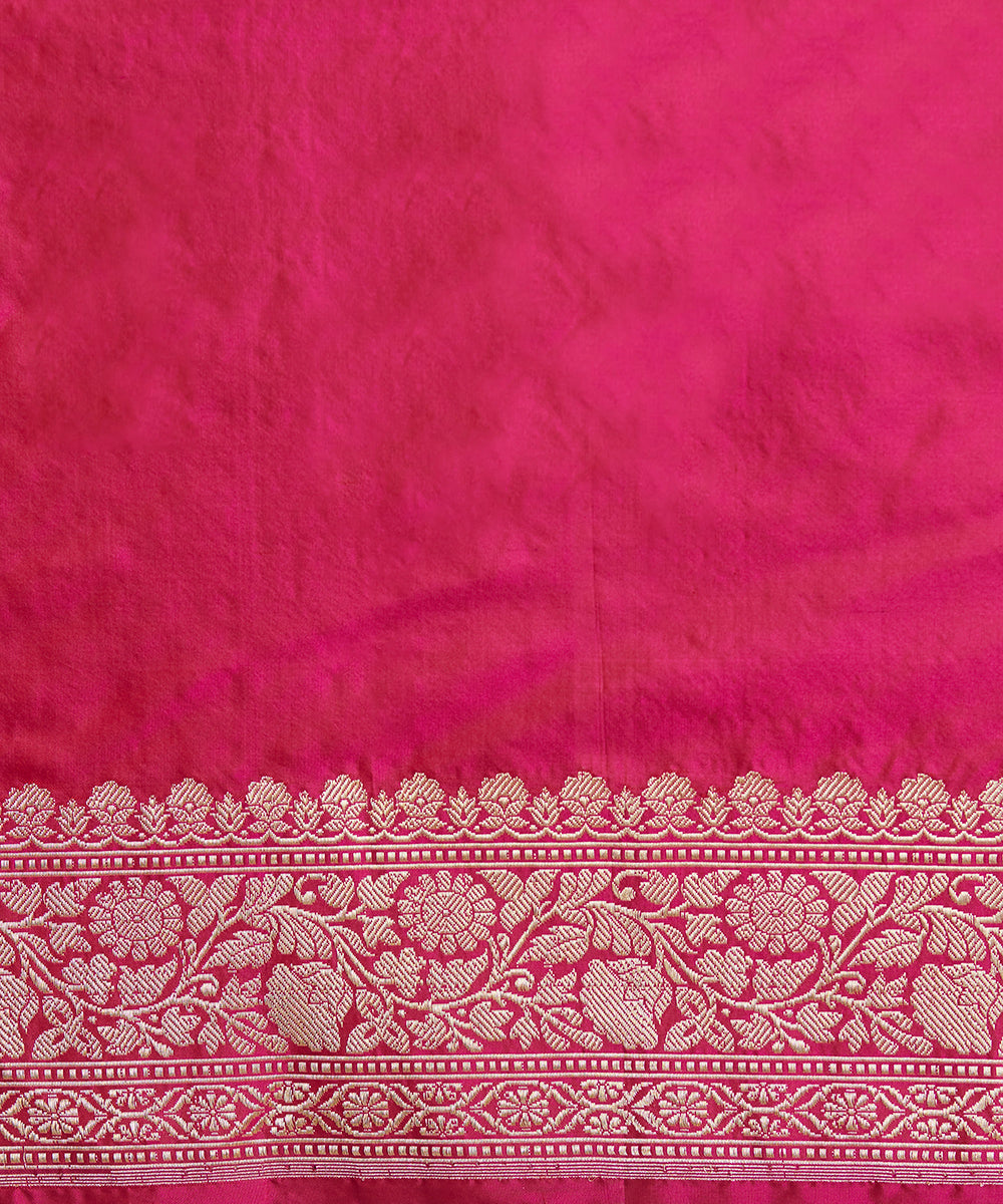 Handloom_Rani_Pink_Pure_Katan_Silk_Banarasi_Saree_With_Sona_Rupa_Kadhwa_Booti_WeaverStory_05