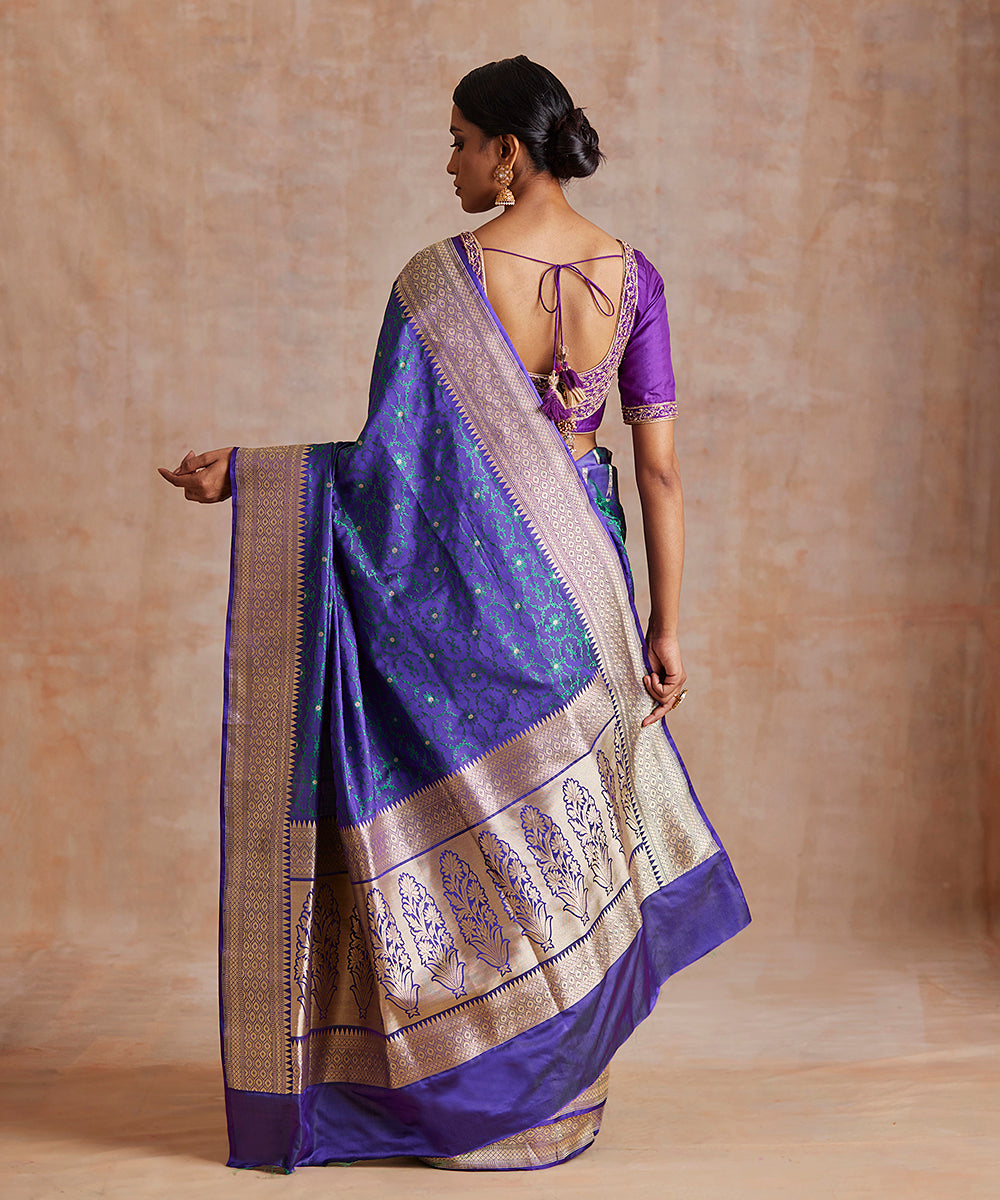 Handloom_Voilet_Double_Shade_Pure_Katan_Silk_Banarasi_Saree_With_Resham_And_Booti_WeaverStory_03