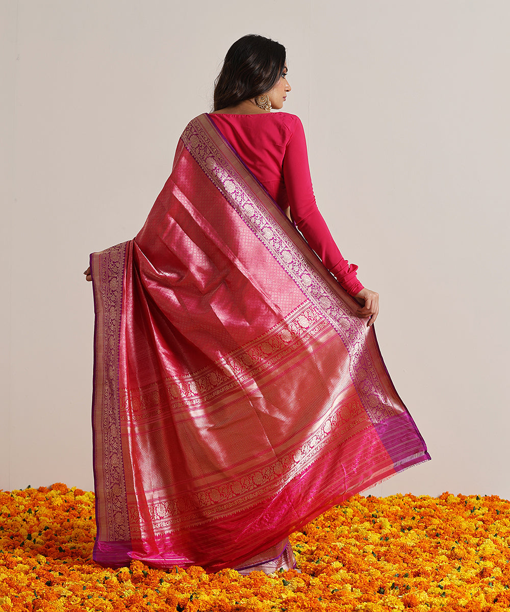 Handloom_Rani_Pink_Pure_Katan_Silk_Zari_Tanchoi_Banarasi_Saree_With_Voilet_Kadhwa_Border_WeaverStory_03