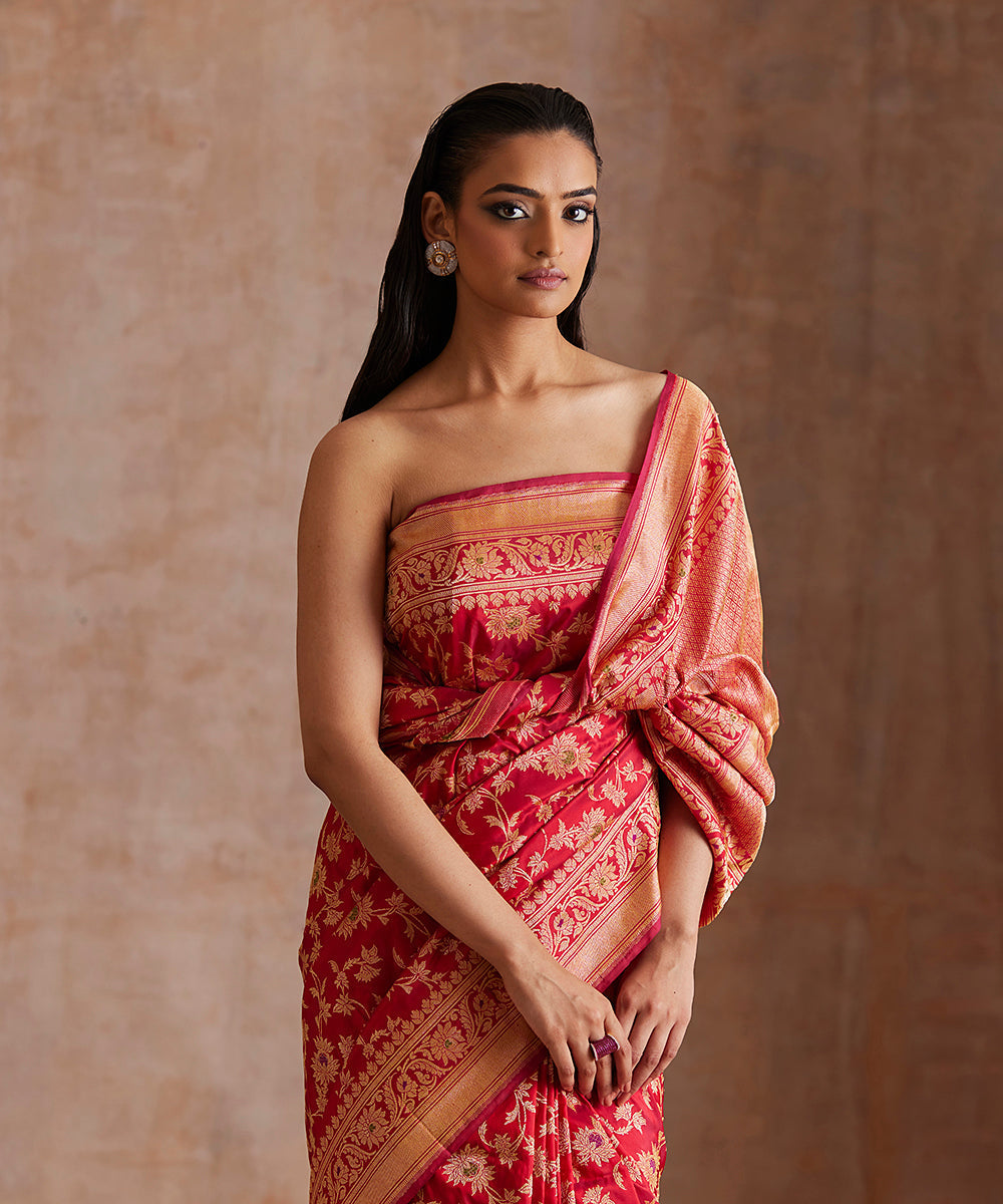 Handloom_Red_Double_Shade_Pure_Katan_Silk_Banarasi_saree_With_Floral_Meenakari_Jaal_WeaverStory_01