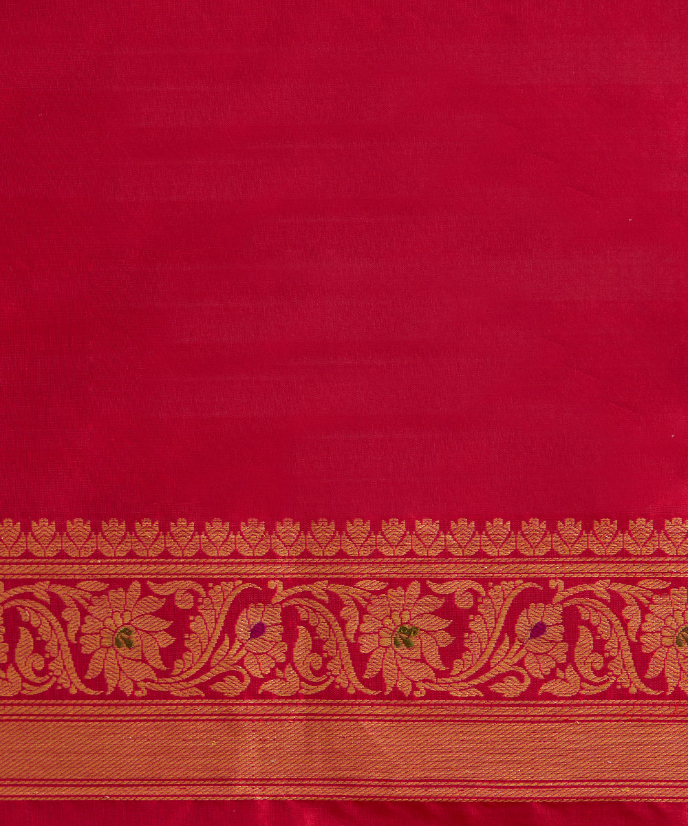 Handloom_Red_Double_Shade_Pure_Katan_Silk_Banarasi_saree_With_Floral_Meenakari_Jaal_WeaverStory_06