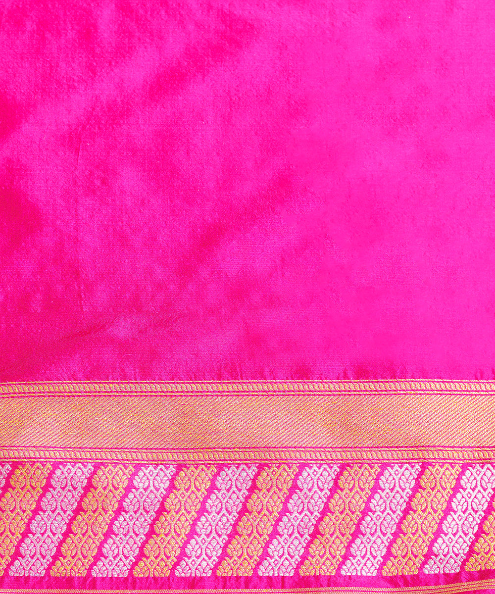 Handloom_Hot_Pink_Pure_Katan_Silk_Banarasi_Saree_With_Sona_Rupa_Jaal_WeaverStory_05
