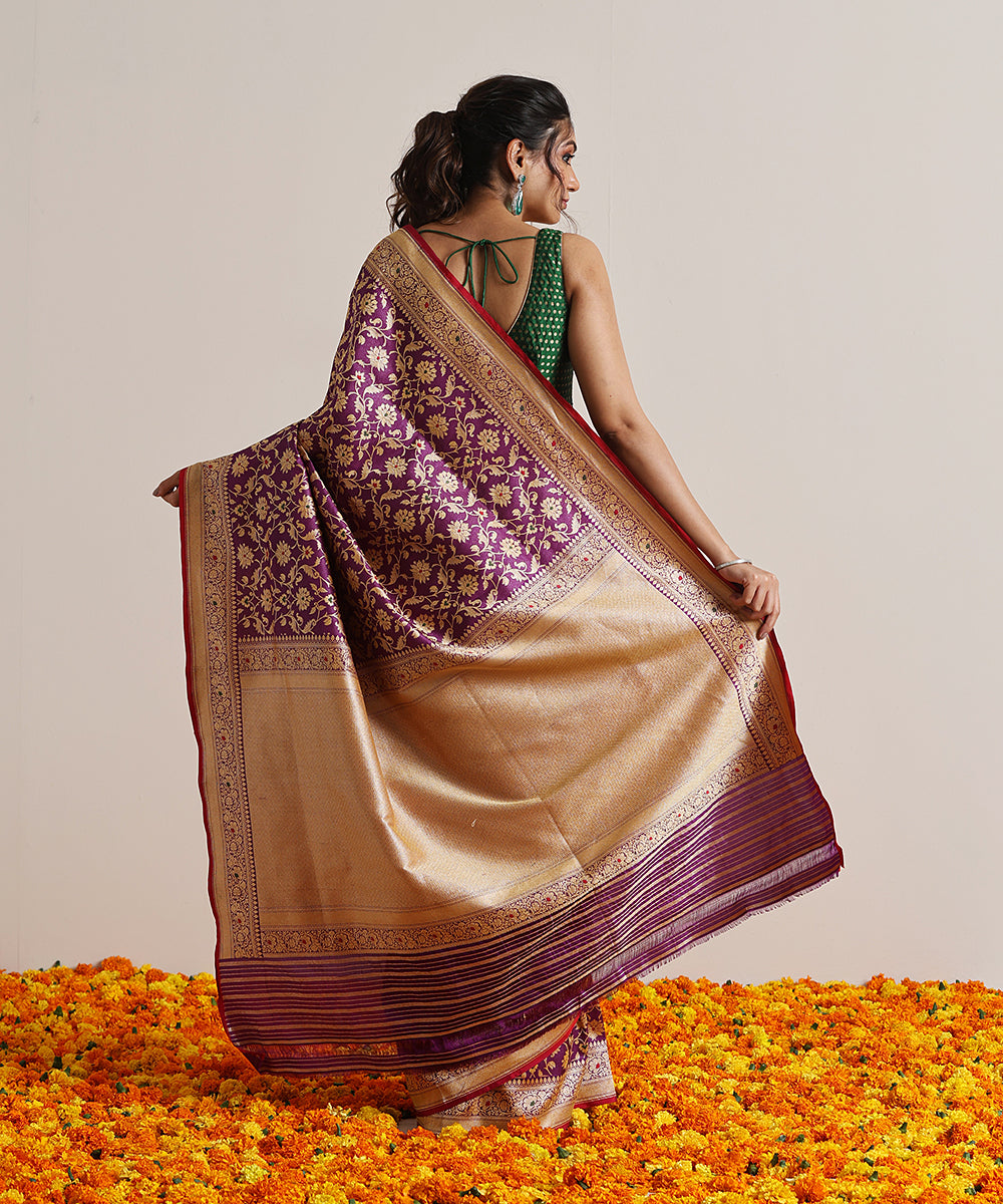 Handloom_Purple_Pure_Katan_Silk_Tanchoi_Banarasi_Saree_With_Golden_Zari_Jaal_WeaverStory_03