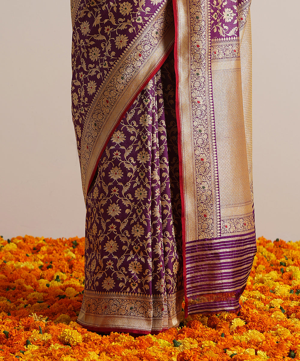 Handloom_Purple_Pure_Katan_Silk_Tanchoi_Banarasi_Saree_With_Golden_Zari_Jaal_WeaverStory_04
