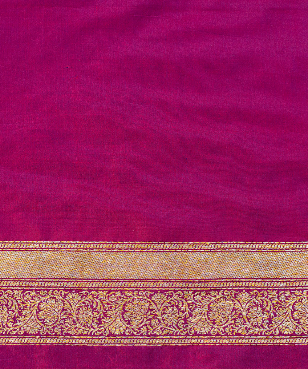 Red_Handloom_Pure_Katan_Silk_Banarasi_Saree_With_Gold_Cutwork_Booti_WeaverStory_05