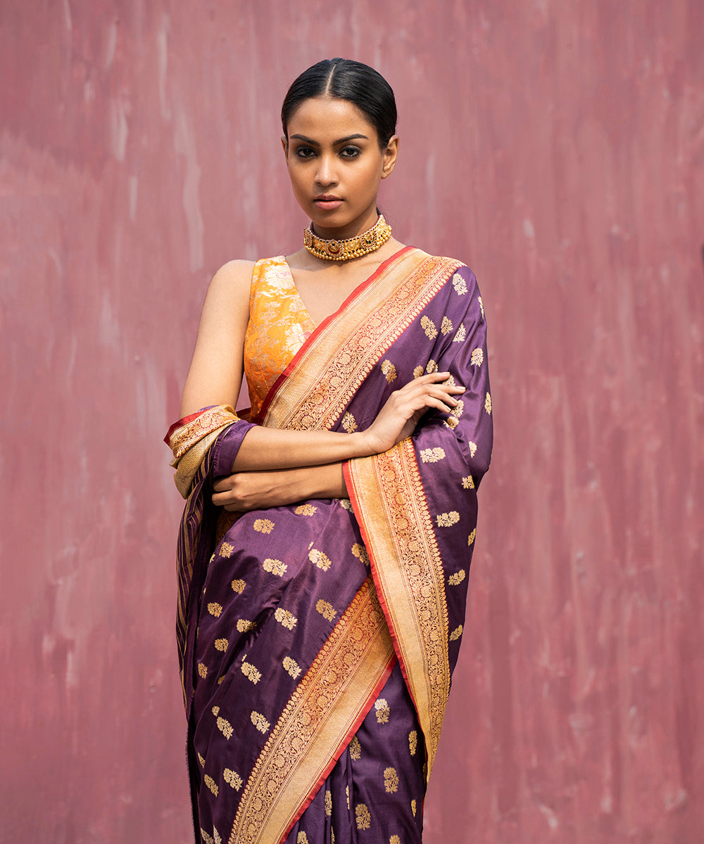 Handloom_Dark_Purple_Pure_Katan_Silk_Banarasi_Saree_With_Gold_Cutwork_Booti_WeaverStory_01