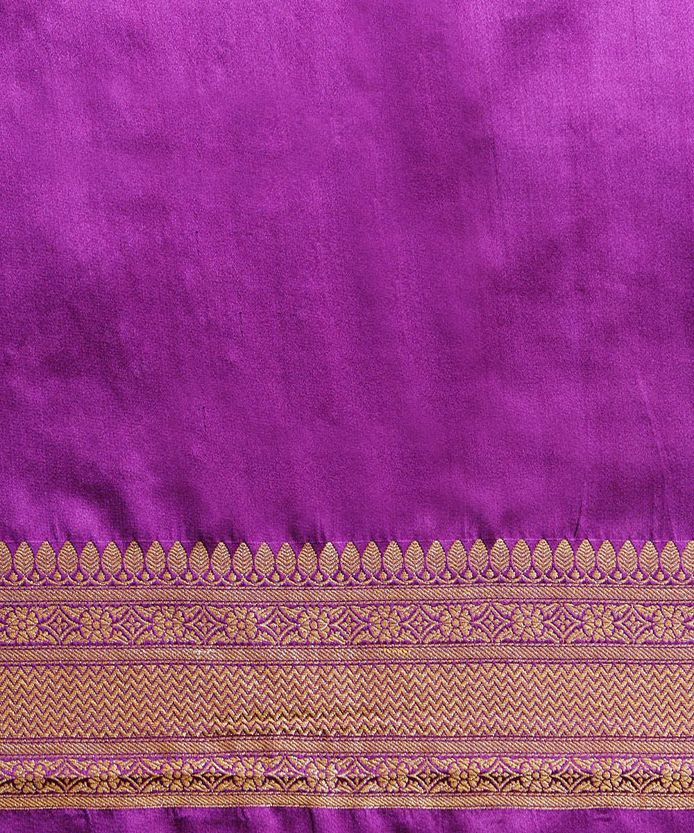 Handloom_Voilet_Pure_Katan_Silk_Kimkhab_Banarasi_Saree_With_Red_Selvedge_WeaverStory_05