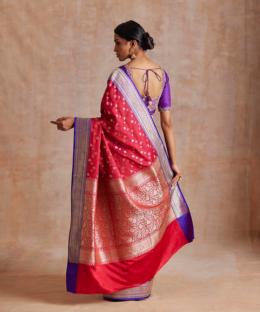 Red_And_Purple_Handloom_Pure_Mashroo_Silk_Tanchoi_Banarasi_Saree_WeaverStory_03