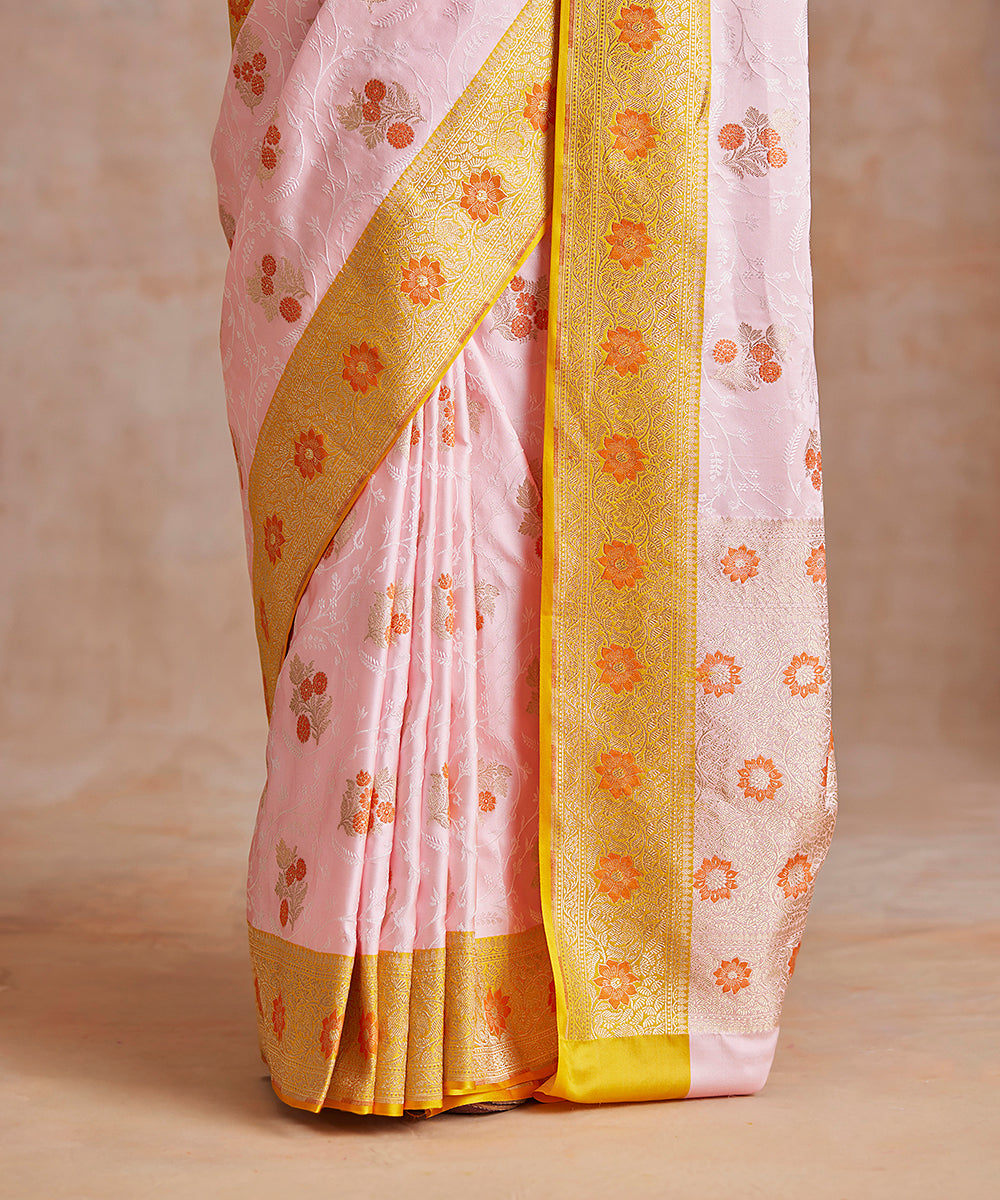 Handloom_Pink_And_Yellow_Pure_Mashroo_Silk_Tanchoi_Banarasi_Saree_WeaverStory_04