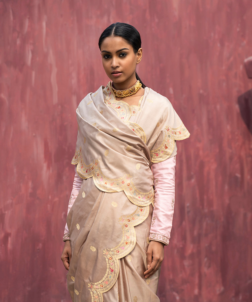 Beige_Handloom_Pure_Katan_Silk_Banarasi_Saree_With_Meenakari_And_Scalloped_Border_WeaverStory_01