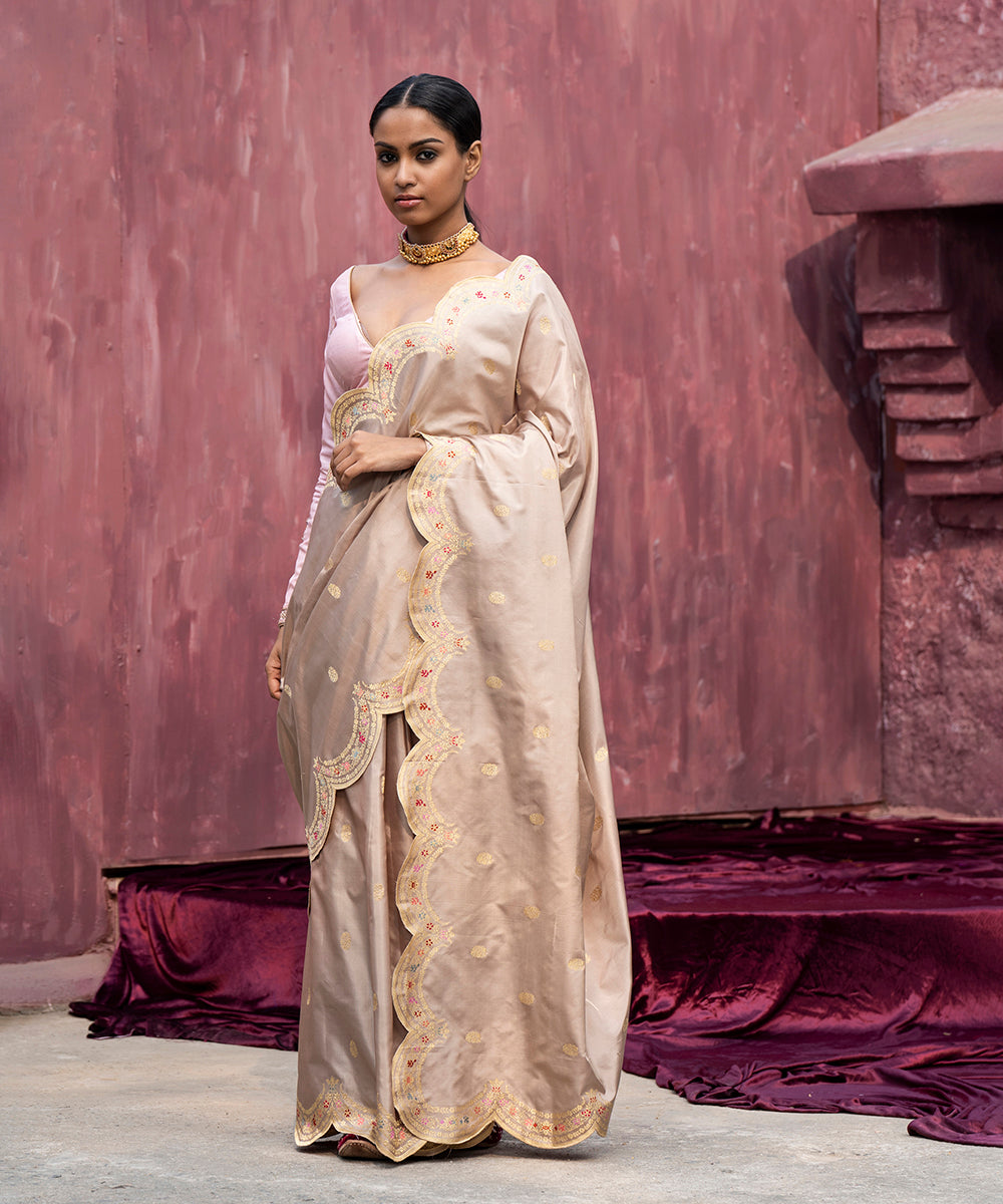 Beige_Handloom_Pure_Katan_Silk_Banarasi_Saree_With_Meenakari_And_Scalloped_Border_WeaverStory_02