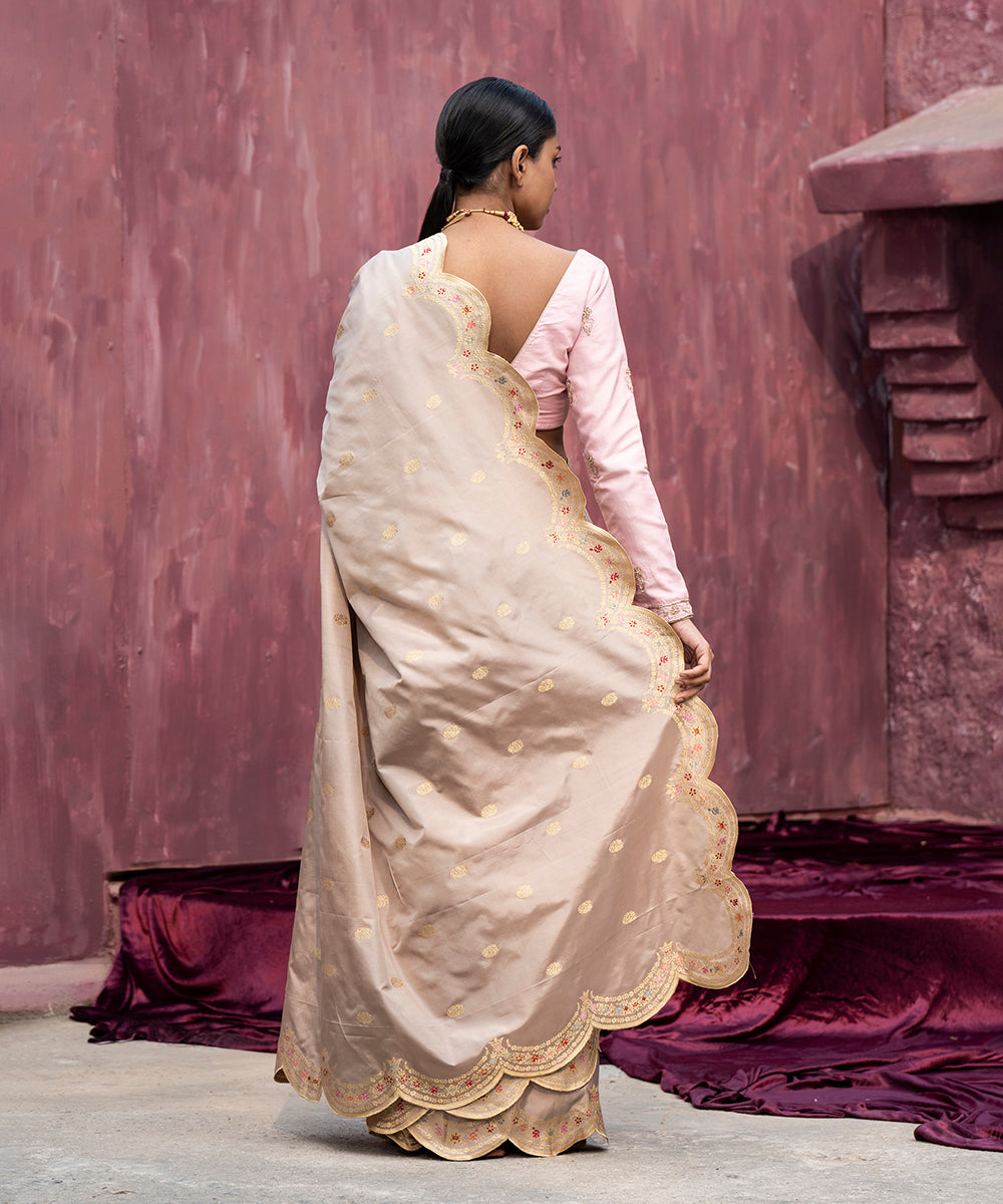 Beige_Handloom_Pure_Katan_Silk_Banarasi_Saree_With_Meenakari_And_Scalloped_Border_WeaverStory_03