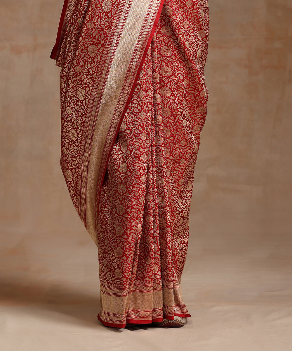 Red_Handloom_Pure_Katan_Silk_Kimkhab_Banarasi_Saree_With_Gold_Zari_Border_WeaverStory_04