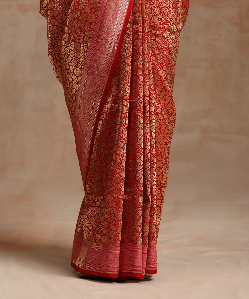 Red_And_Gold_Handloom_Pure_Katan_Silk_Kimkhab_Banarasi_Saree_With_Orange_Meenakari_WeaverStory_04