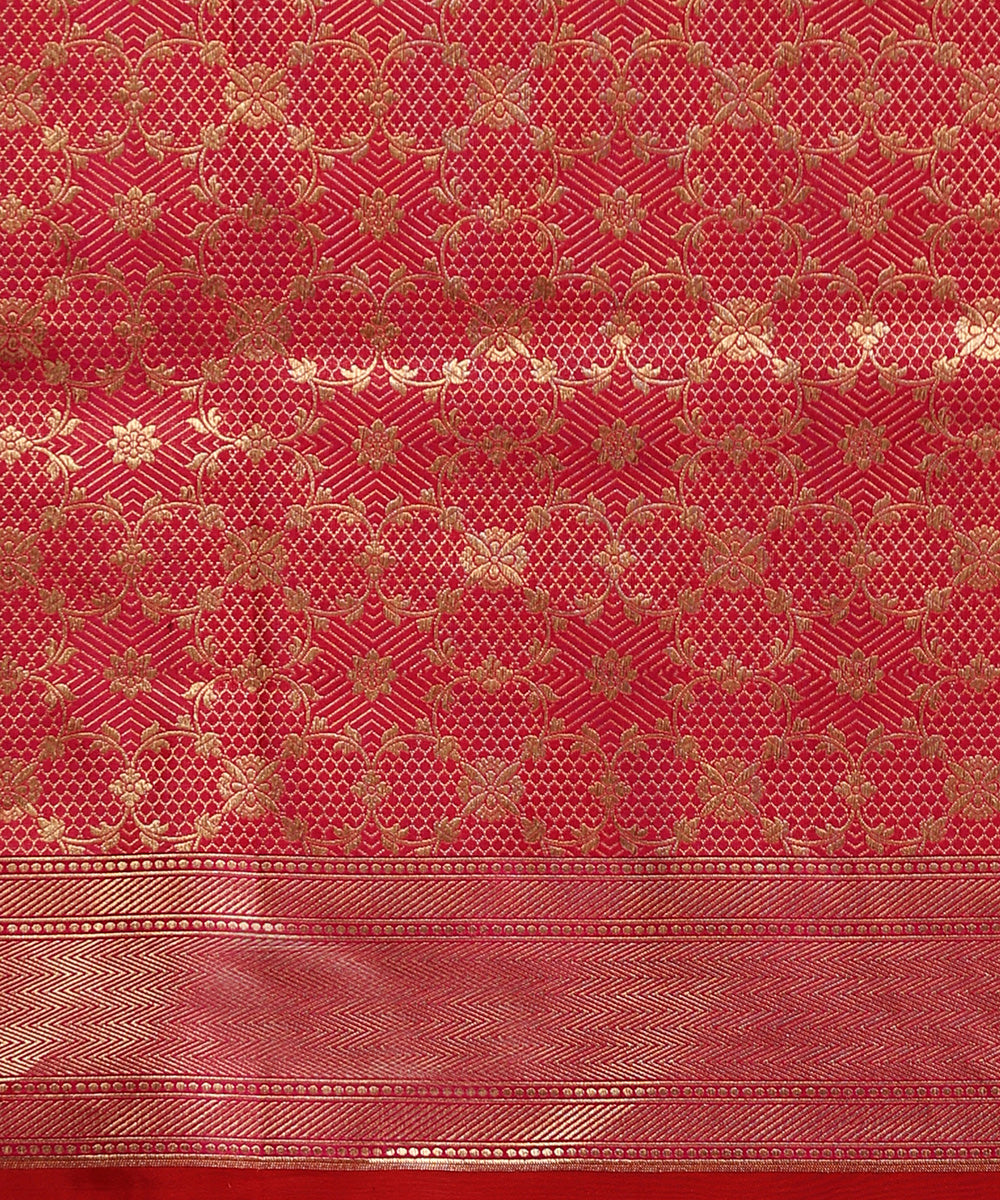Red_And_Gold_Handloom_Pure_Katan_Silk_Kimkhab_Banarasi_Saree_With_Orange_Meenakari_WeaverStory_05