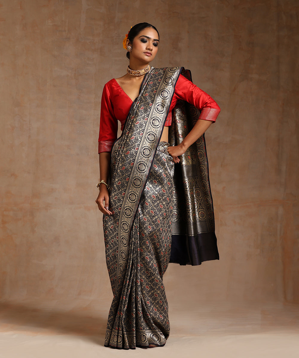 Handloom_Black_Pure_Katan_Silk_Kimkhab_Banarasi_Saree_With_Red_Meenakari_WeaverStory_02