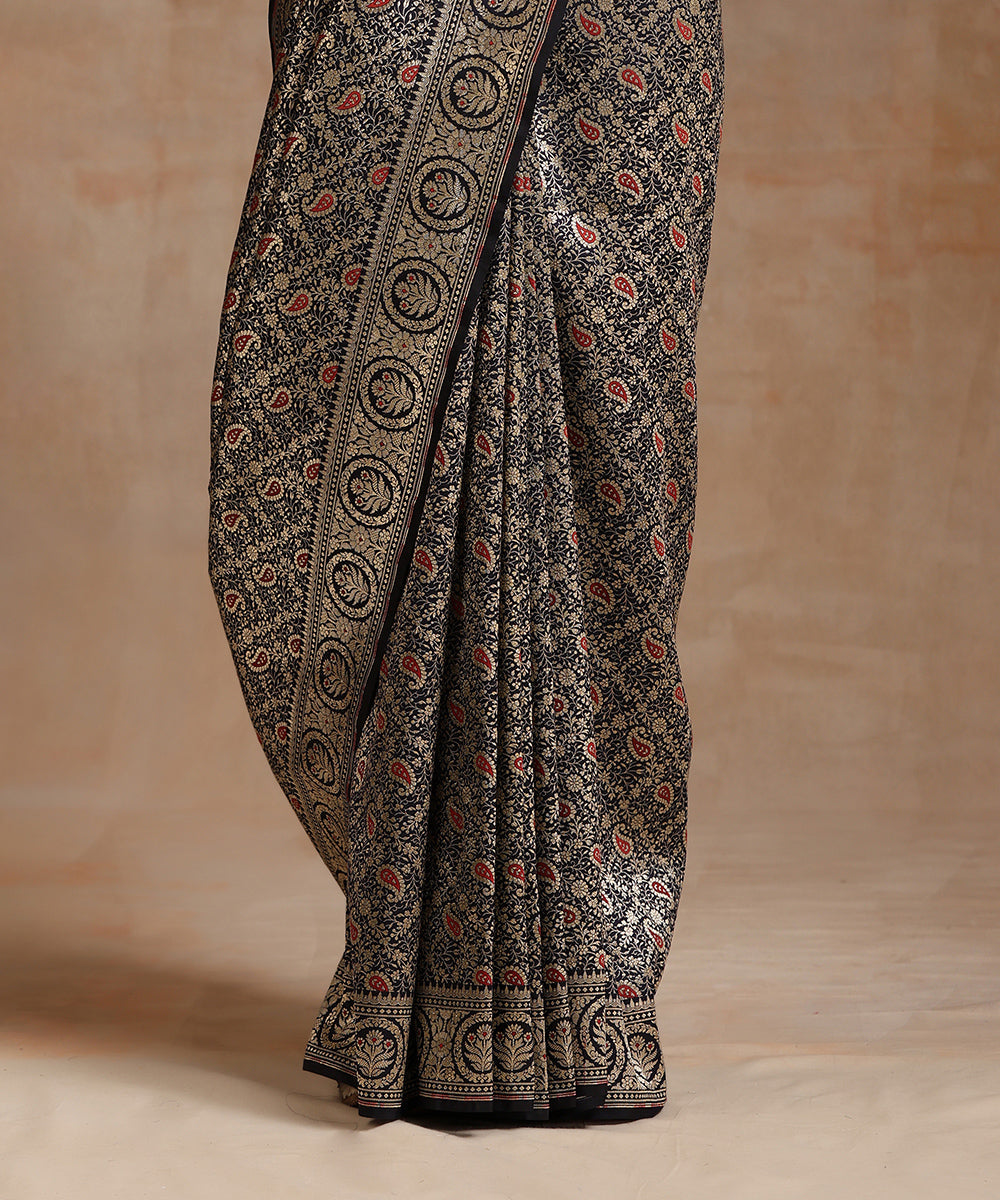 Handloom_Black_Pure_Katan_Silk_Kimkhab_Banarasi_Saree_With_Red_Meenakari_WeaverStory_04