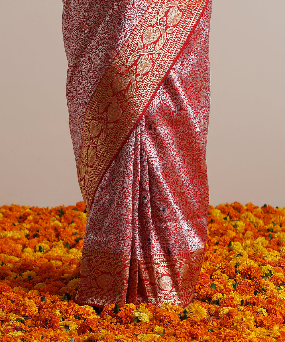 Handloom_Red_Pure_Katan_Silk_Kimkhab_Banarasi_Saree_With_Silver_Zari_And_Meenakari_WeaverStory_04