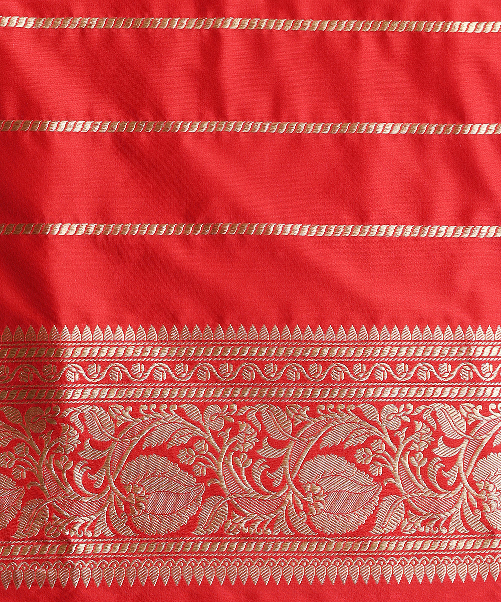 Handloom_Red_Pure_Katan_Silk_Kimkhab_Banarasi_Saree_With_Silver_Zari_And_Meenakari_WeaverStory_05