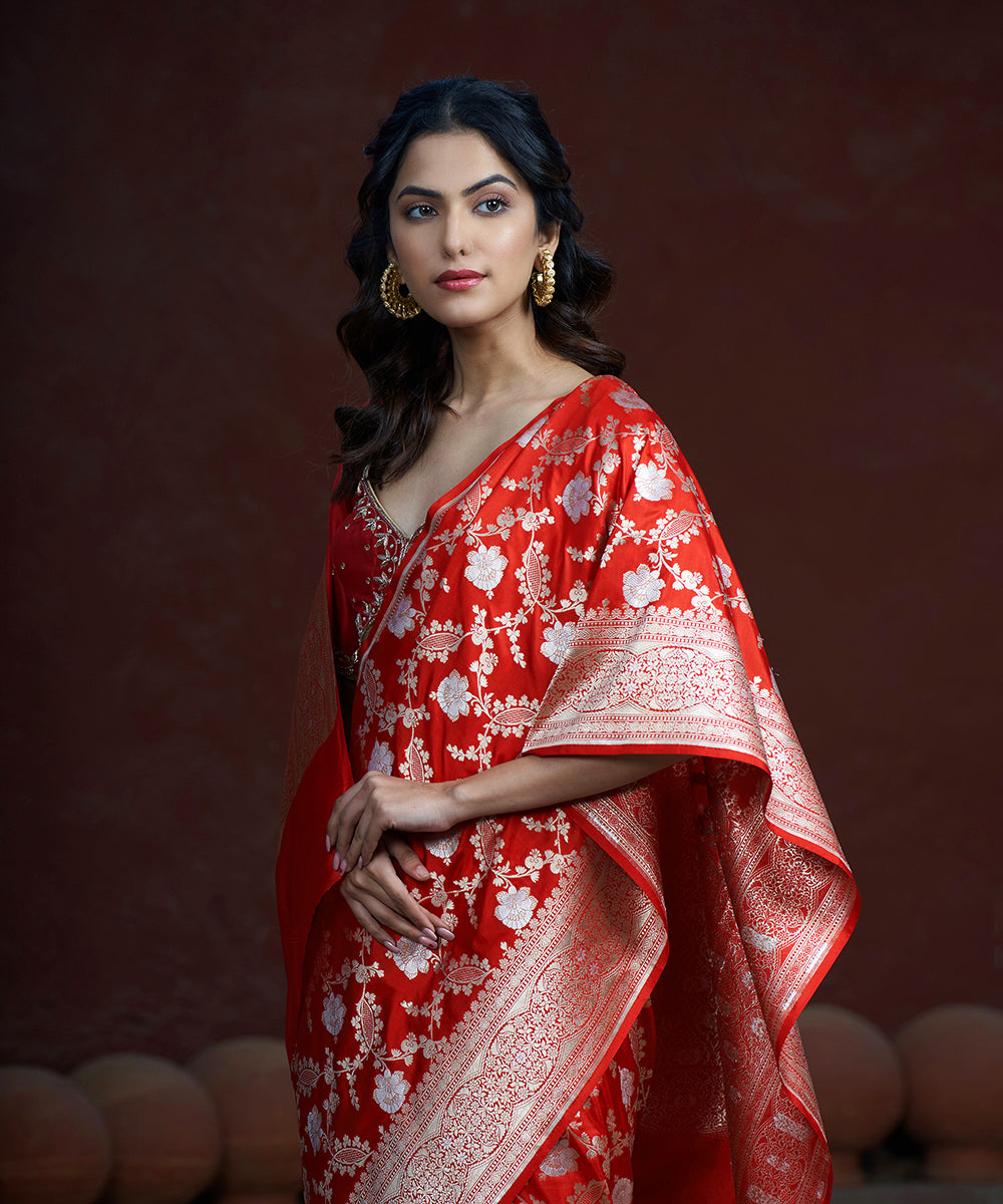 Red_Handloom_Pure_Katan_Silk_Banarasi_Saree_With_Hibiscus_Flower_Jaal_WeaverStory_01