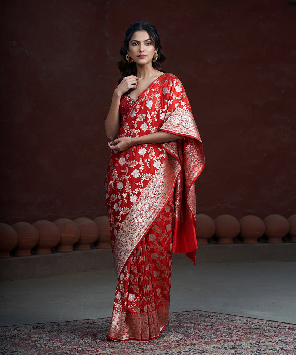 Red_Handloom_Pure_Katan_Silk_Banarasi_Saree_With_Hibiscus_Flower_Jaal_WeaverStory_02