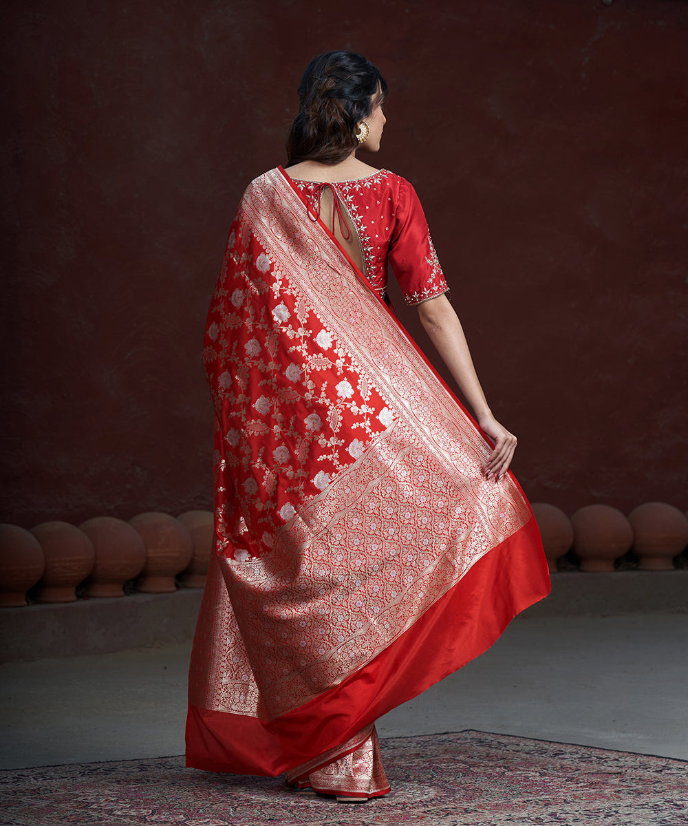 Red_Handloom_Pure_Katan_Silk_Banarasi_Saree_With_Hibiscus_Flower_Jaal_WeaverStory_03