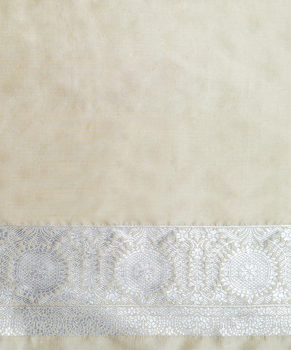 Beige_Handloom_Pure_Katan_Silk_Banarasi_Saree_With_Silver_Zari_Floral_Jaal_WeaverStory_05