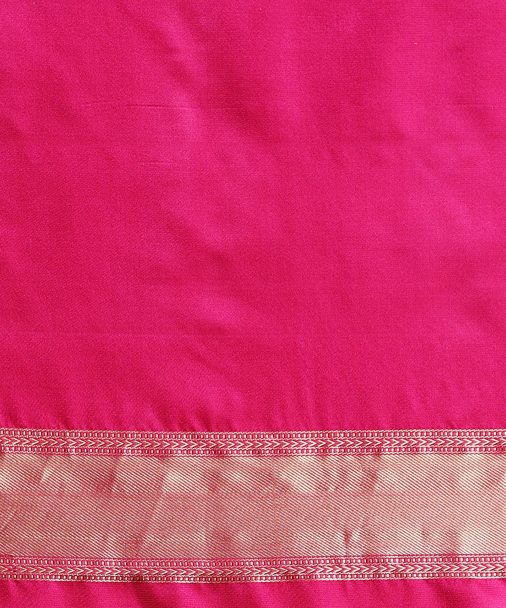 Handloom_Pink_Pure_Katan_Silk_Kimkhab_Banarasi_Saree_With_All_Over_Gold_Zari_Paisley_Jaal_WeaverStory_05