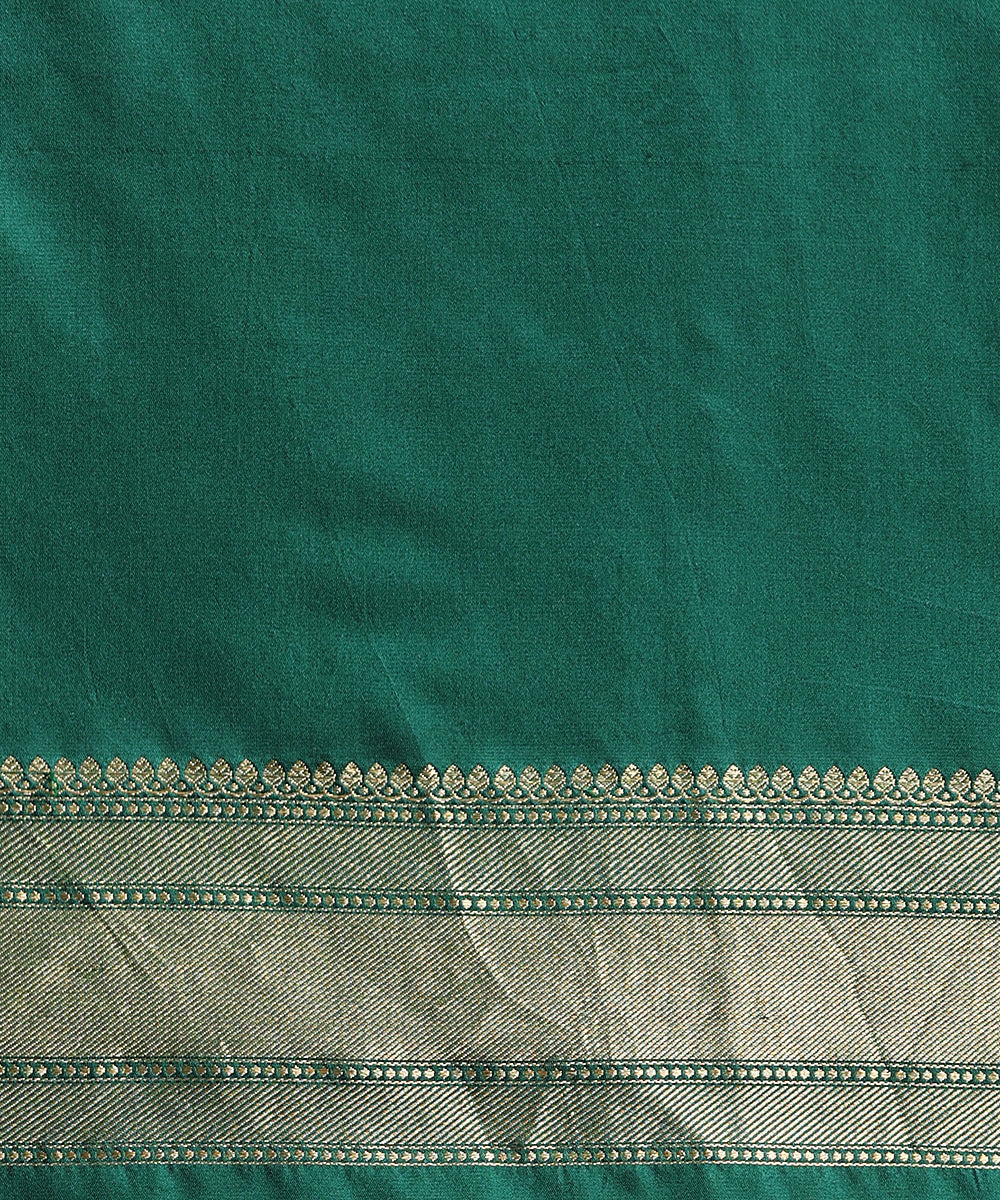 Green_Handloom_Pure_Katan_Silk_Kimkhab_Banarasi_Saree_With_All_Over_Gold_Zari_Paisley_Jaal_WeaverStory_05