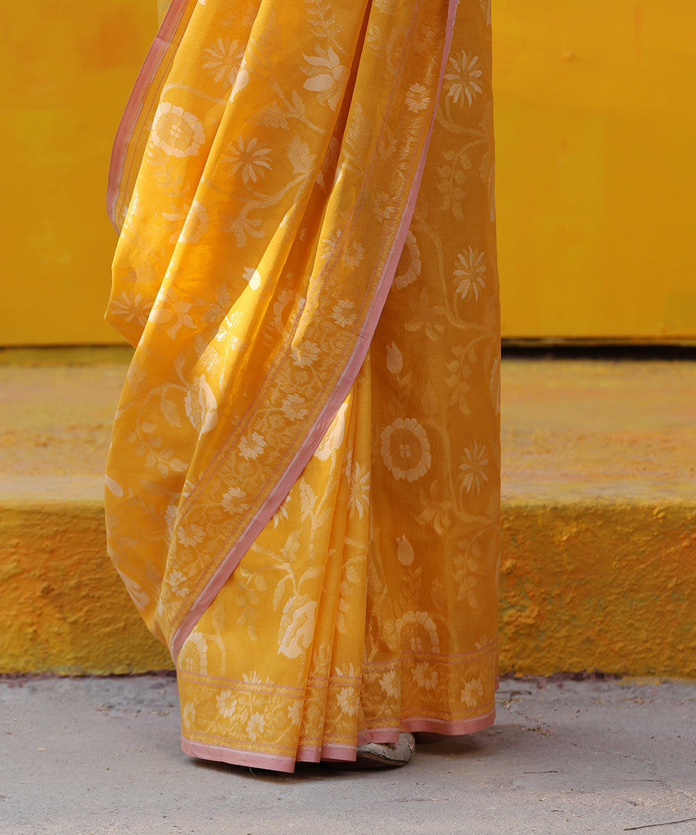 Mustard_Handloom_Pure_Cotton_Silk_Banarasi_Jamdani_Saree_With_Gold_Floral_Jaal_WeaverStory_04