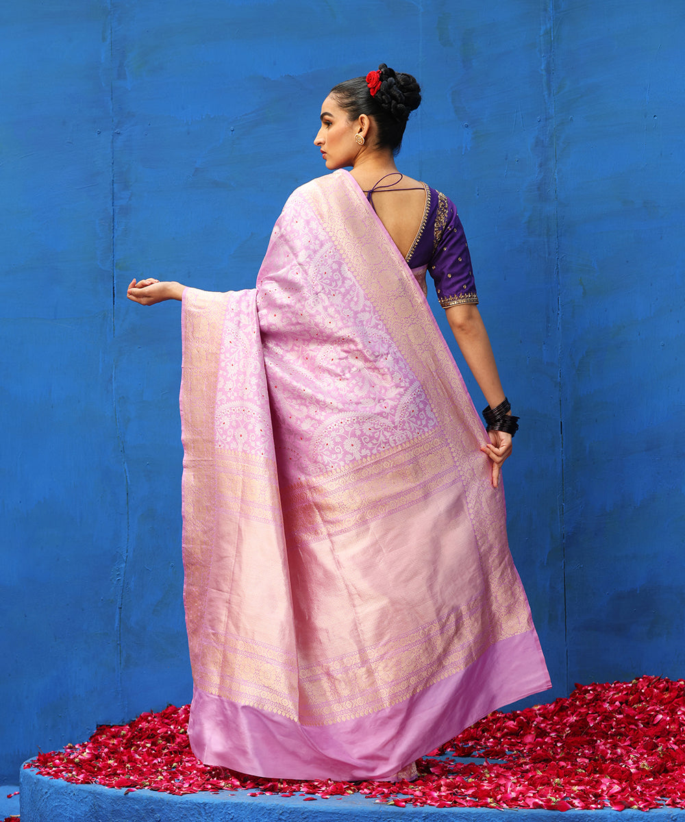 Handloom_Lavender_Pure_Katan_Silk_Banarasi_Saree_With_Kadhwa_Border_WeaverStory_03