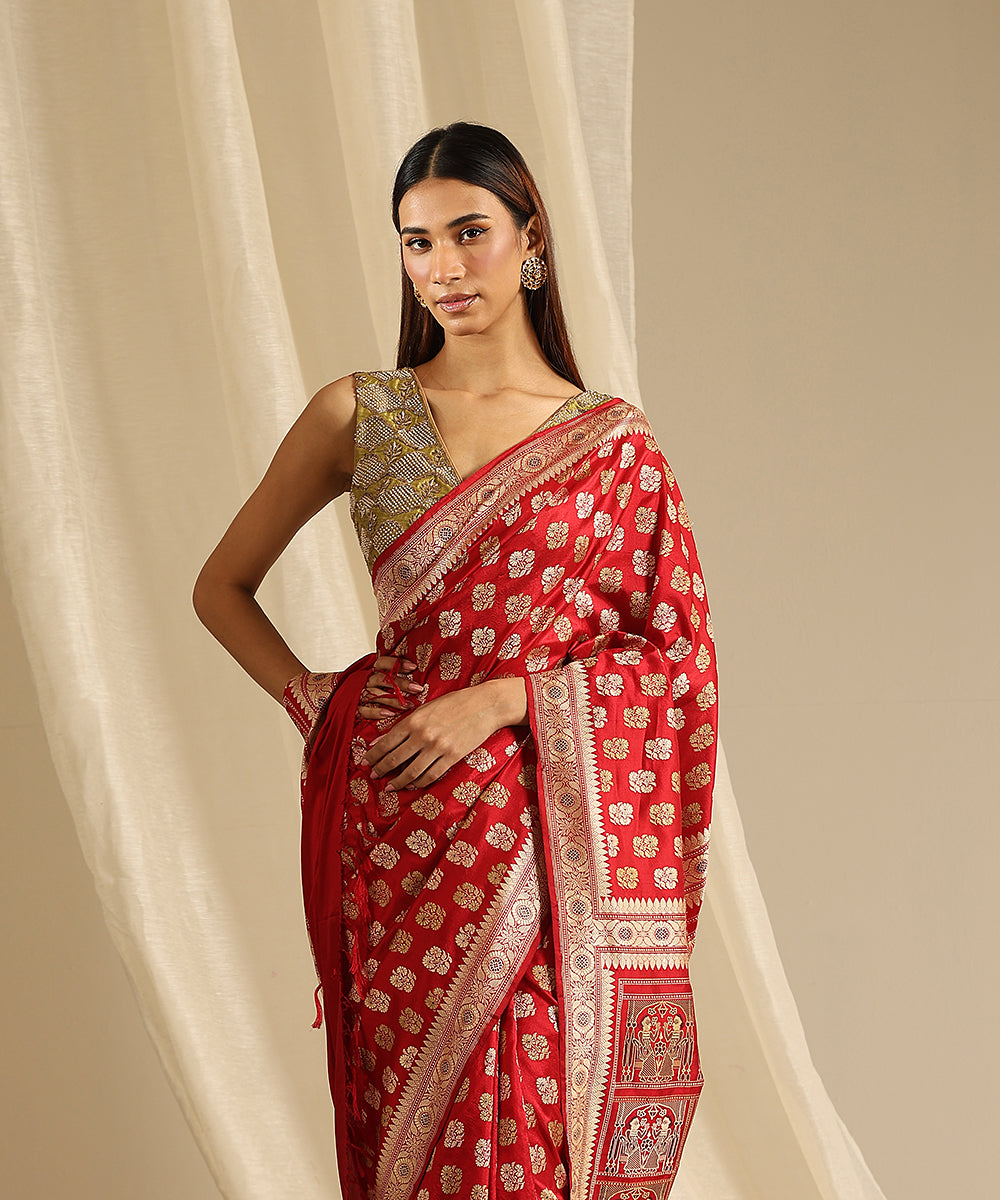 Handloom_Red_Pure_Cotton_Malda_Silk_Banarasi_Baluchari_Saree_With_Two_Lady_Motifs_On_Pallu_WeaverStory_01