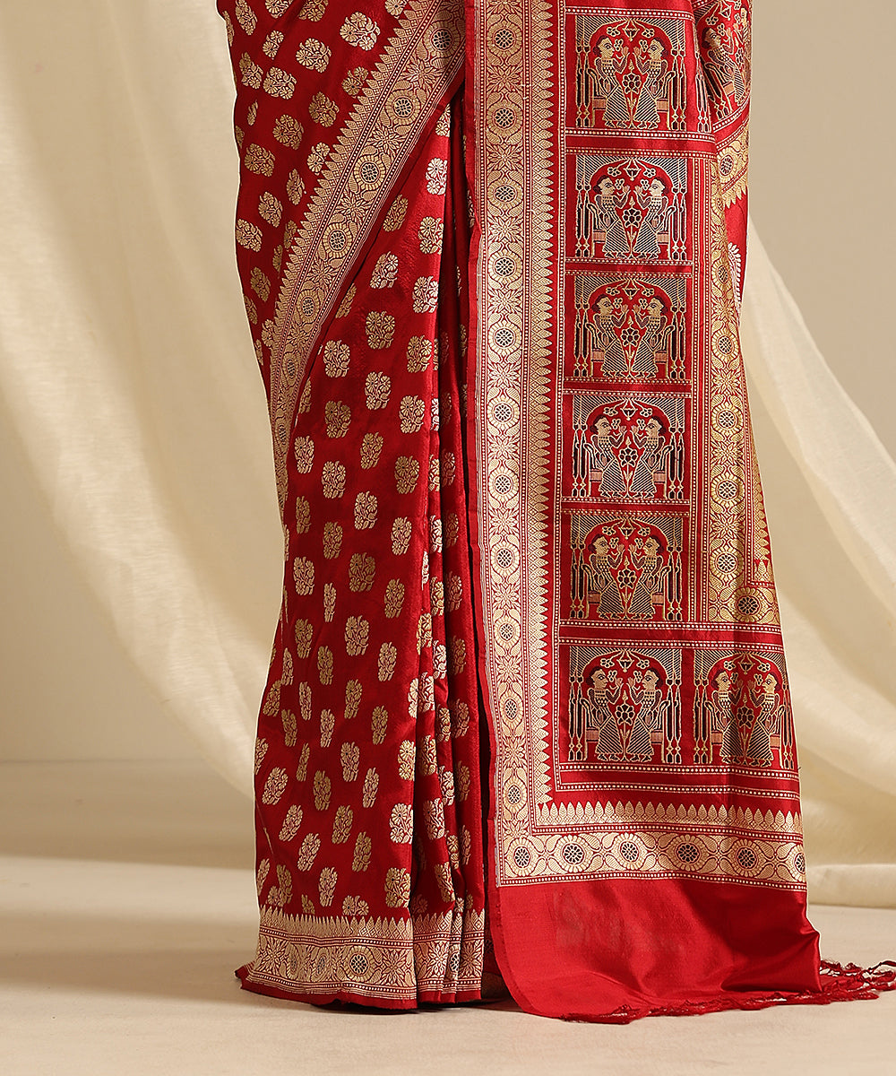 Handloom_Red_Pure_Cotton_Malda_Silk_Banarasi_Baluchari_Saree_With_Two_Lady_Motifs_On_Pallu_WeaverStory_04